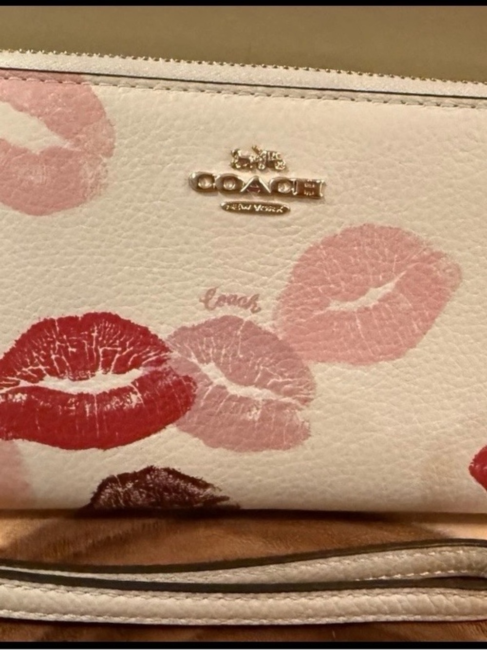 Coach White Leather Wristlet/Large Wallet with Pink & Red Kiss Print